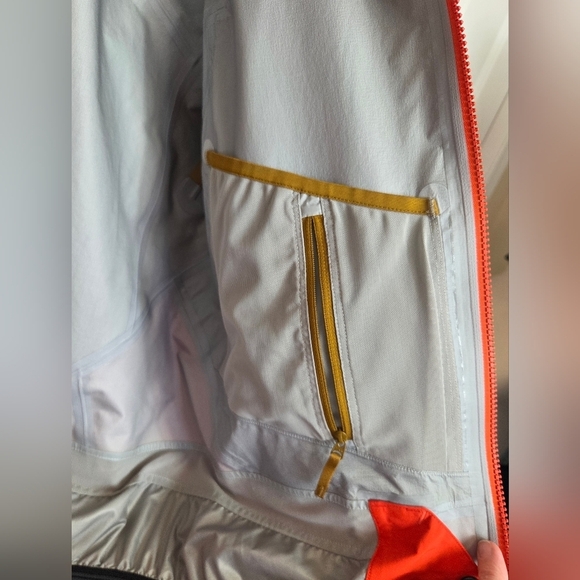 Arc'teryx Gore Tex RUSH Jacket - Picture 12 of 14